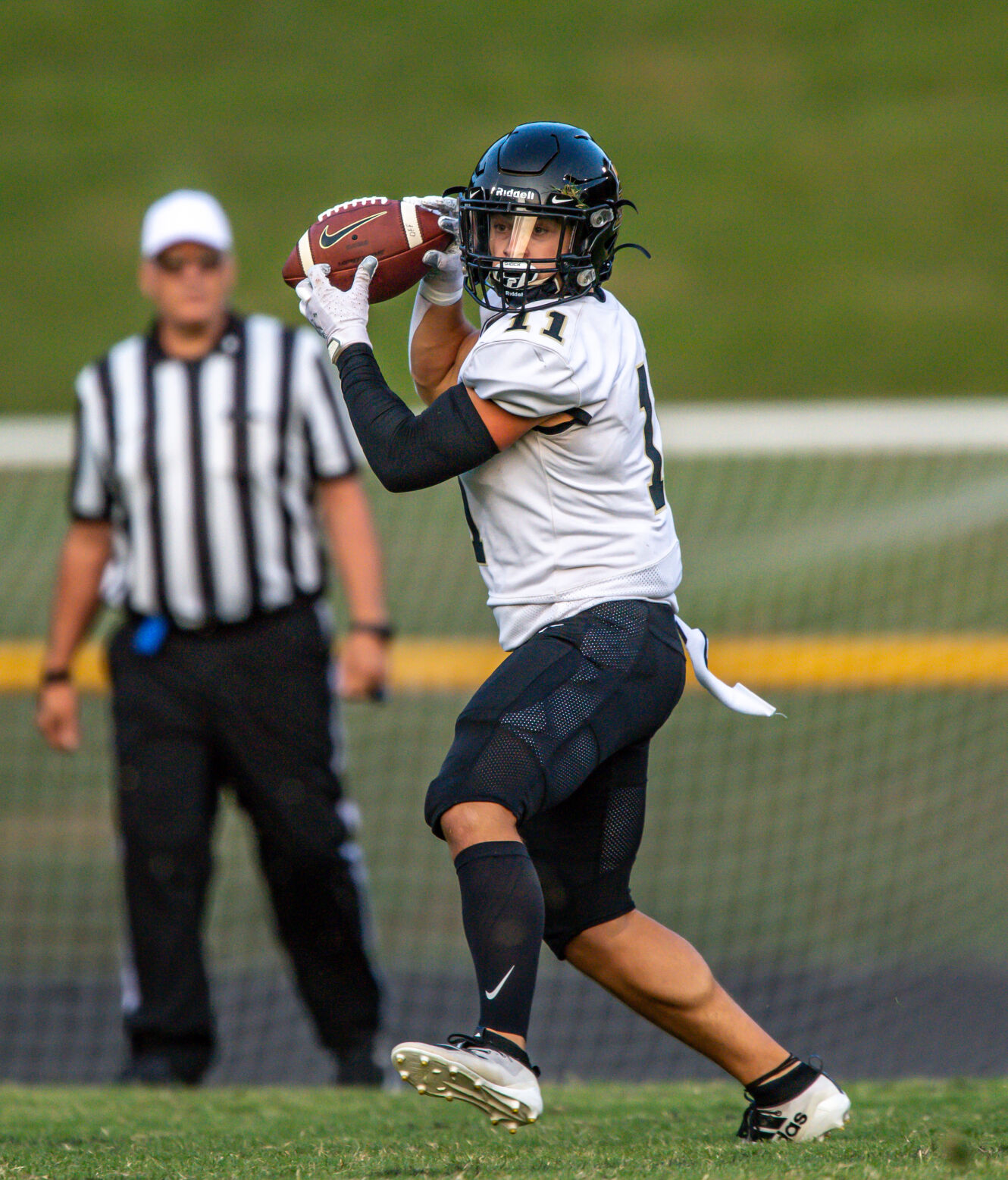 The Warriors dominated the Spiders 49-21.